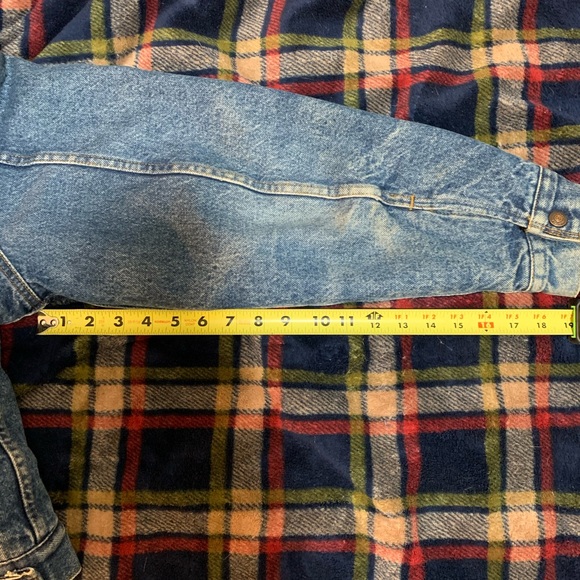 Vintage Levi’s Sherpa lined denim trucker jacket - Picture 6 of 7